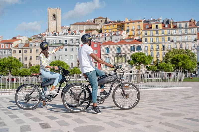 Billet Lisbonne : visite des collines, de l'Alfama et de la Mouraria en vélo électrique