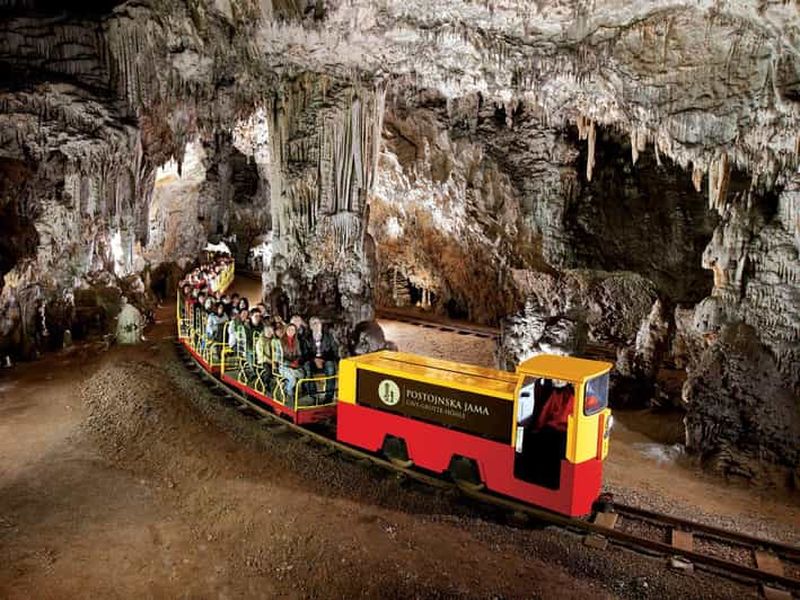 Billet Demi-journée : grotte de Postojna et château de Predjama – billets inclus