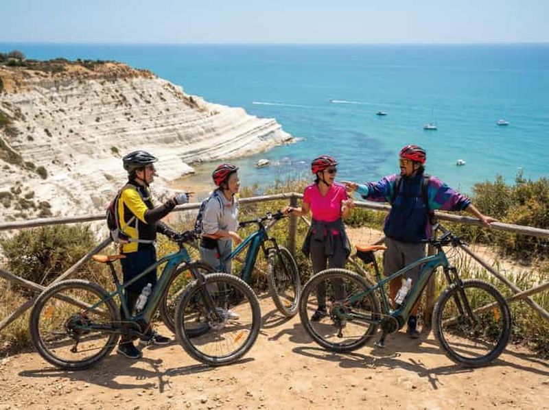 Billet Vélo électrique Scala dei Turchi : dégustation de nourriture, villages, plongée en apnée, réserve naturelle