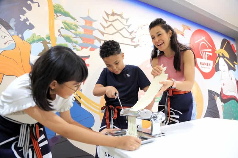 Billet Expérience de fabrication de ramen dans le quartier du château d'Osaka avec souvenir