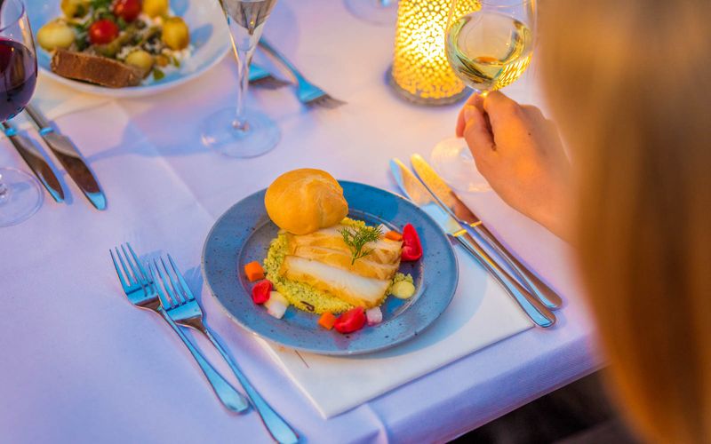 Billet Amsterdam : Dîner-croisière avec menu à 4 plats et boissons