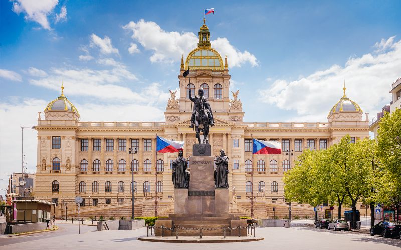 Billet Billets d'entrée au Musée national de Prague avec visite guidée facultative de la vieille ville