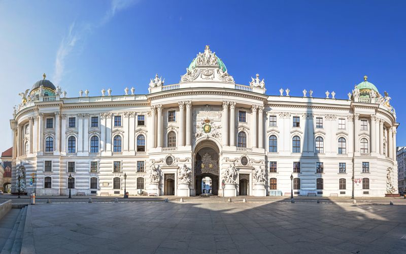 Billet Visite guidée architecturale de l'école d'équitation espagnole