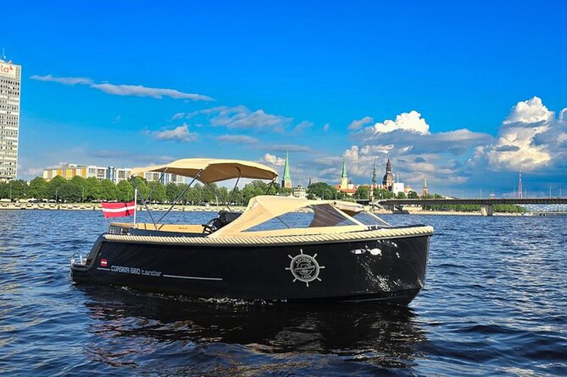 Billet Balade en bateau privé sur la rivière Daugava à Riga