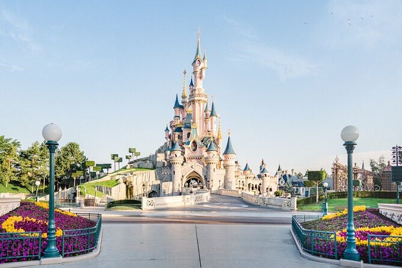 Billet Billets pour Disneyland Paris avec transfert aller-retour en train