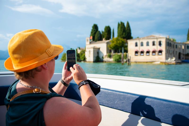 Billet Visite des châteaux du Lac de Garde depuis Sirmione avec dégustation de vin