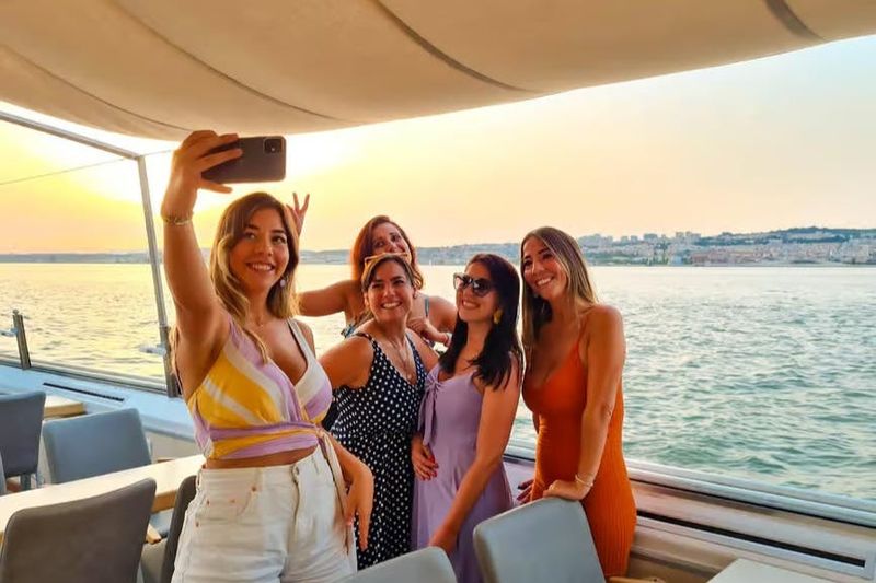 Billet Croisière au coucher du soleil à Lisbonne