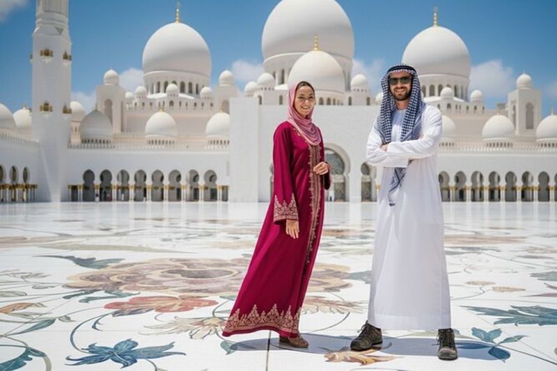 Billet Excursion à Abu Dhabi depuis Dubaï avec billets pour la mosquée Cheikh Zayed, le palais Qasr Al Watan et la tour Etihad