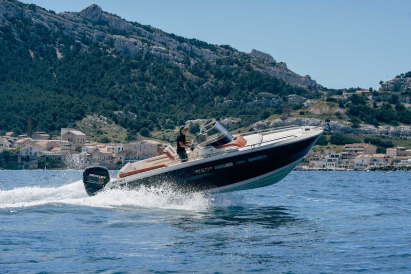 Billet Location de bateau - Invictus 240 CX (Motorboat)