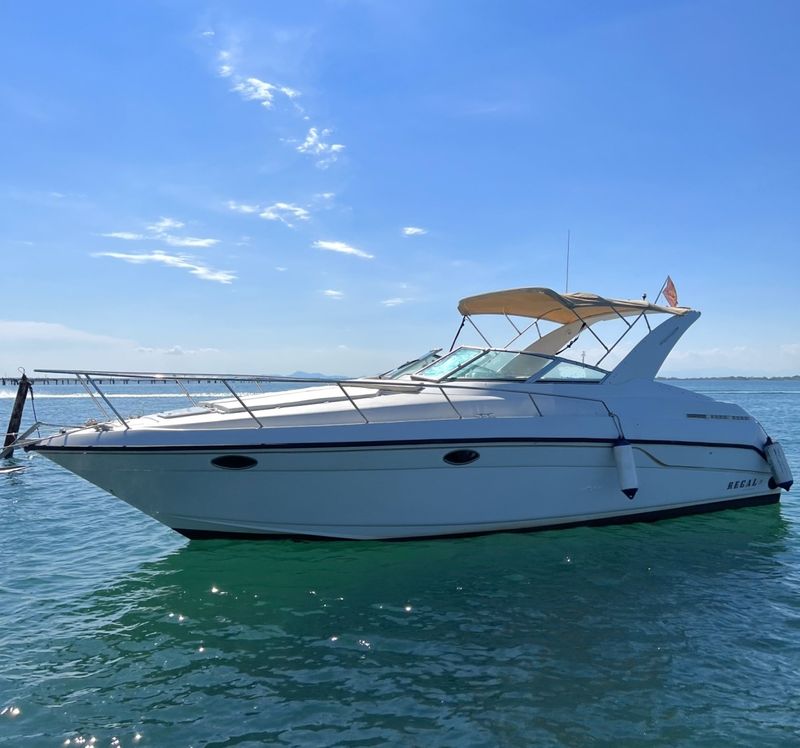 Billet Location de bateau - Régal Commodore 3060 (Motorboat)