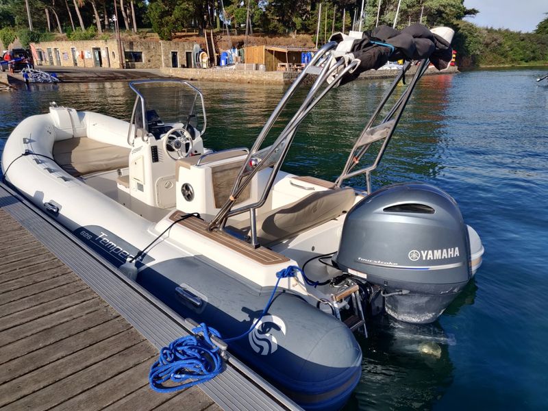 Billet Location de bateau - Capelli Tempest 626 Limited (Semi-rigid)