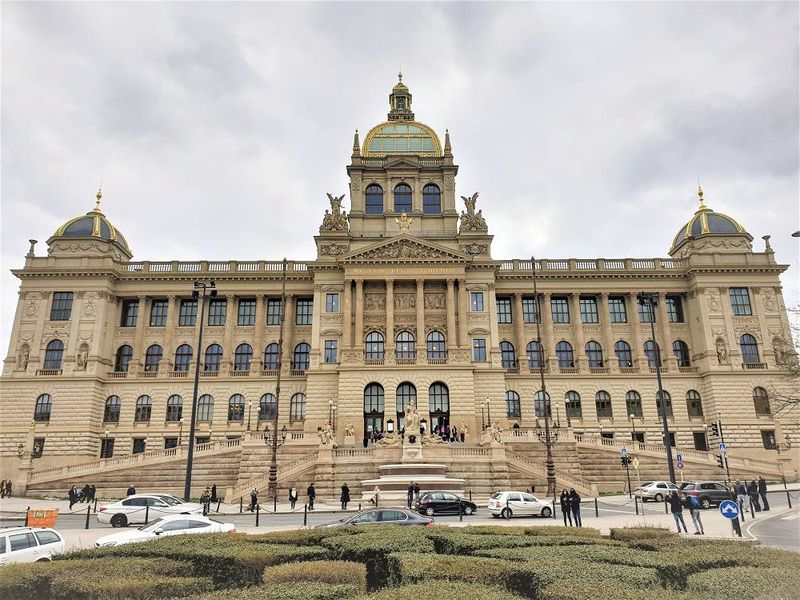 Billet Prague : Visite de la Vieille Ville et de la Nouvelle Ville + Billet coupe-file pour le Musée National