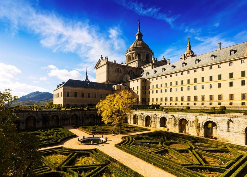 Billet Monastère royal d'El Escorial + Vallée de la chute : demi-journée depuis Madrid