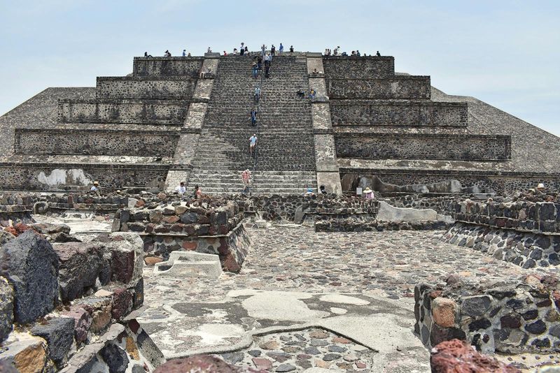 Billet Pyramides de Teotihuacán & sanctuaire de Guadalupe : excursion d'une journée avec déjeuner