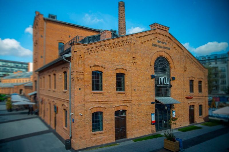 Billet Musée de la Vodka polonaise : Visite guidée en anglais + dégustation de 4 vodkas