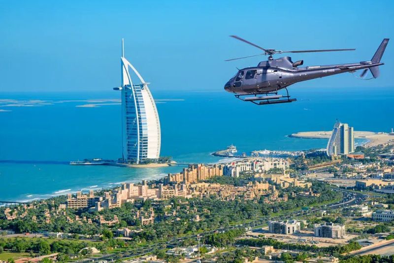 Billet Dubaï : Balade en hélicoptère depuis Palm Jumeirah