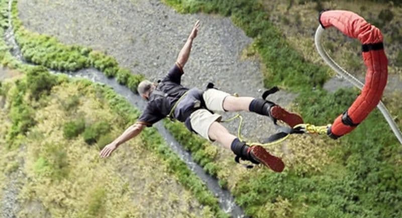 Saut à l'élastique depuis le pont du Bras de la Plaine - Île de la Réunion