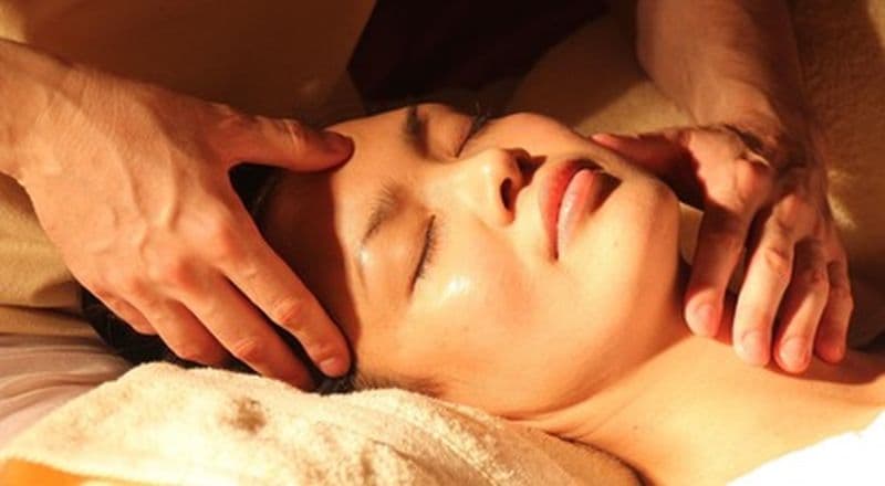 Massage du visage Kobido anti-âge à Montpellier