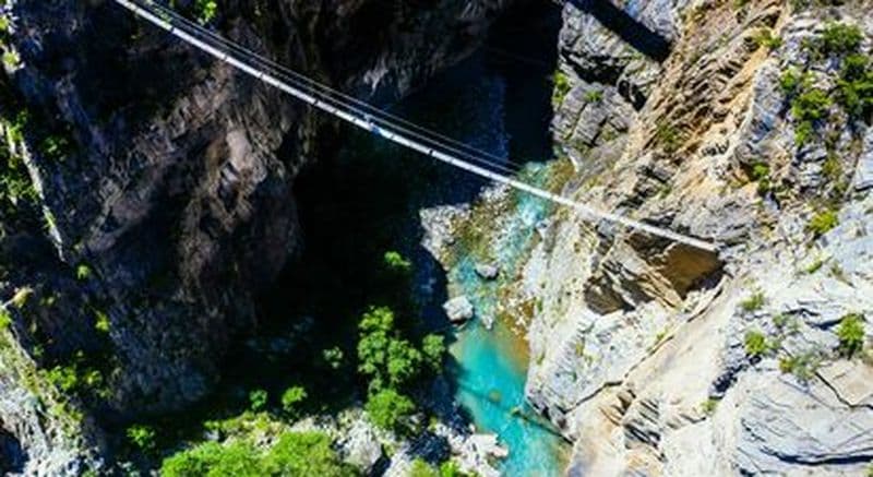Via ferrata dans les Gorges de la Durance à l'Argentière la Bessée