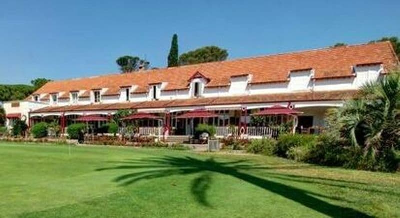 Séjour golf au dans un hôtel de charme à Saint-Raphaël