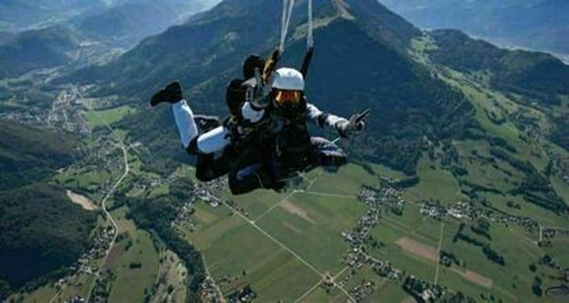 Saut en Parachute à Morzine depuis un Hélicoptère