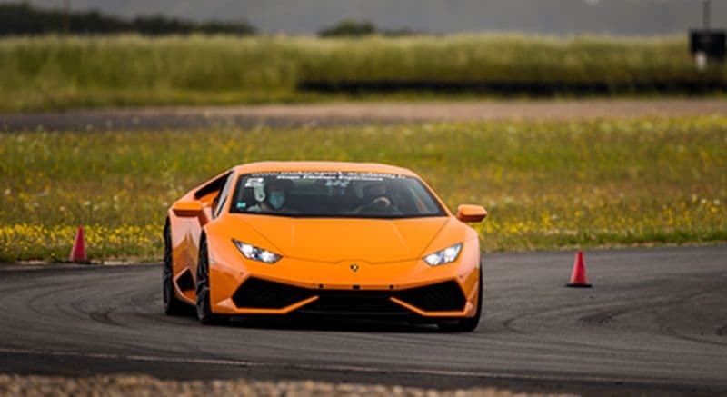 Pilotage d'une Lamborghini Huracan - Circuit de Fontenay le Comte