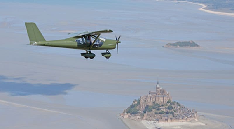 Vol en ulm au-dessus de la Baie du Mont Saint Michel