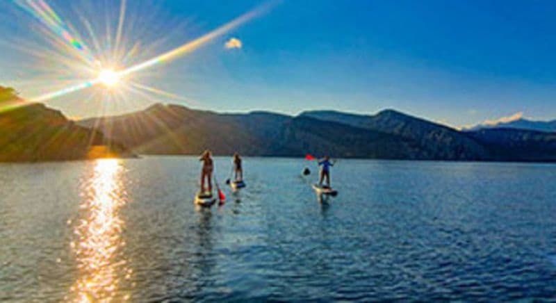 Paddle sur le Lac de Serre-Ponçon à Rousset