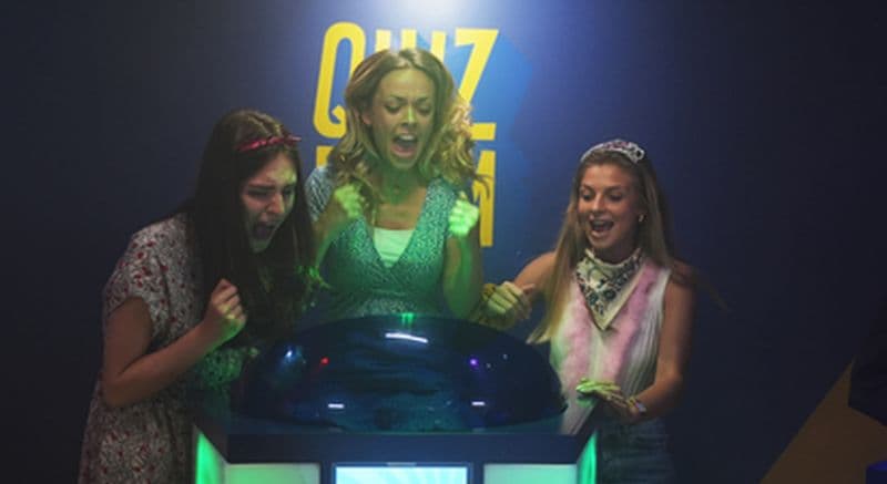 Participation à un blind test immersif dans un décor de jeu télé à Nancy