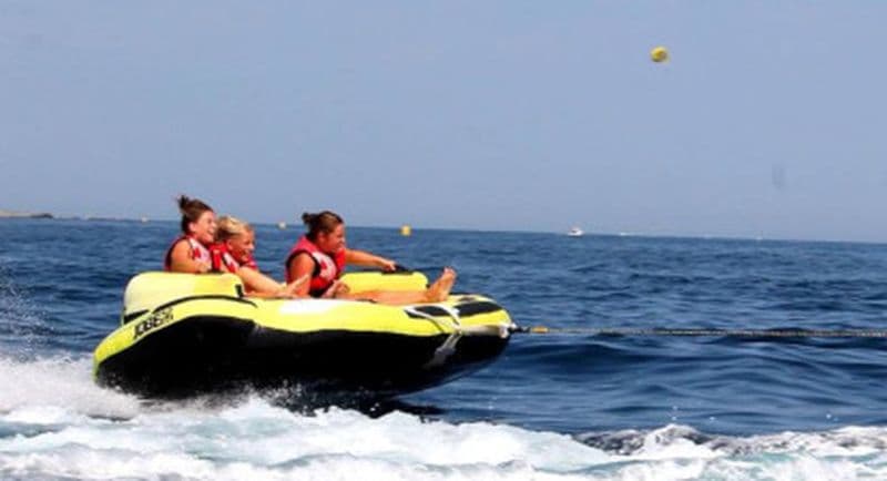 Bouée tractée et Flyfish depuis le port des Issambres près de Sainte-Maxime
