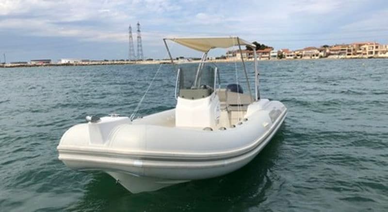 Location de bateau sans permis à Istres