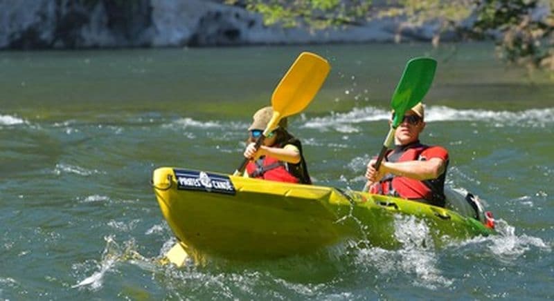 Descente complète de rivière en canoë en Ardèche à Salavas - 32km - La Barbe Noire