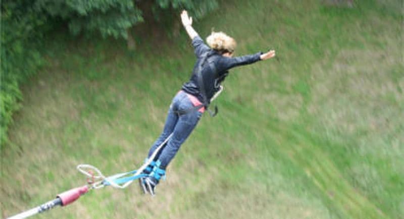 Saut à l'élastique au viaduc de Druye