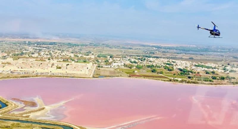 Vol pour 3 personnes en hélicoptère avec pilotage près de Montpellier