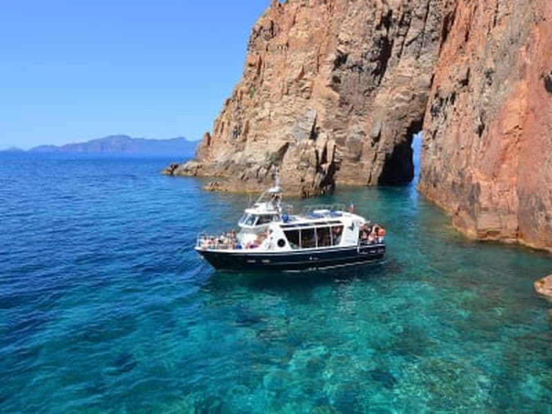 Croisière en bateau dans les calanques de Piana au départ de Cargèse