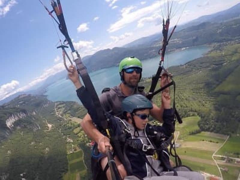 Billet Baptême de parapente au-dessus du lac du Bourget, près d’Aix-les-Bains