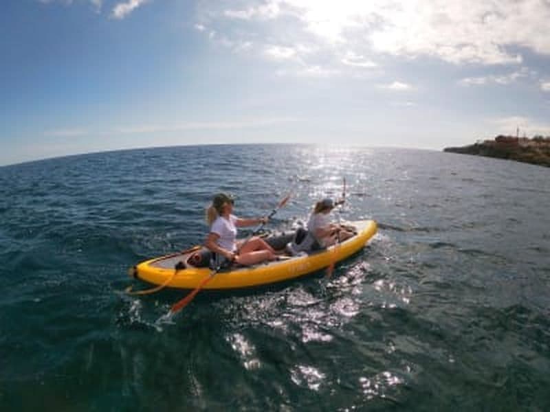 Excursion guidée en kayak dans la baie de Câmara de Lobos et à Cabo Girão sur l'île de Madère