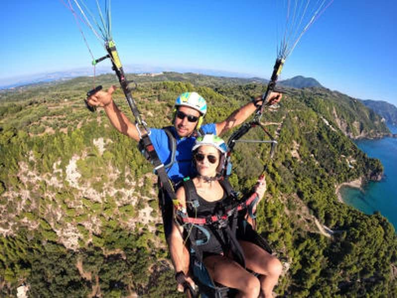 Billet Vol en parapente en tandem au-dessus de la plage de Kontogialos à Corfou