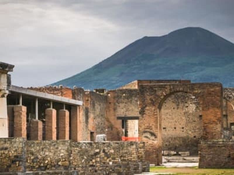 Visite guidée de Pompéi et balade à cheval autour du Vésuve avec repas