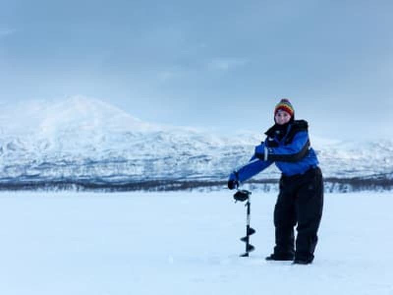 Billet Excursion de pêche sur glace sur le lac Torneträsk au départ d'Abisko