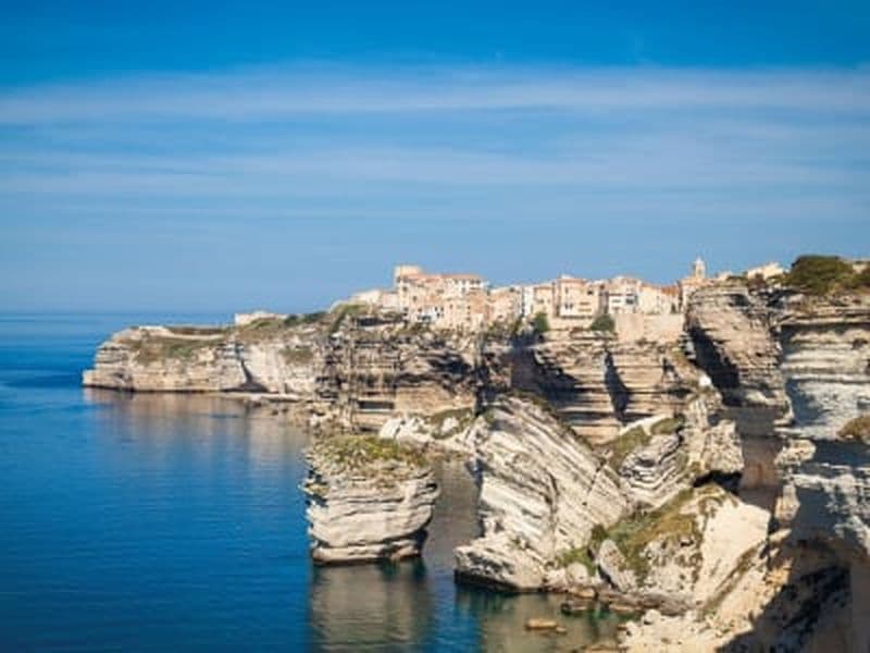 Balade en bateau sous les falaises de Bonifacio et aux îles Lavezzi depuis Piantarella