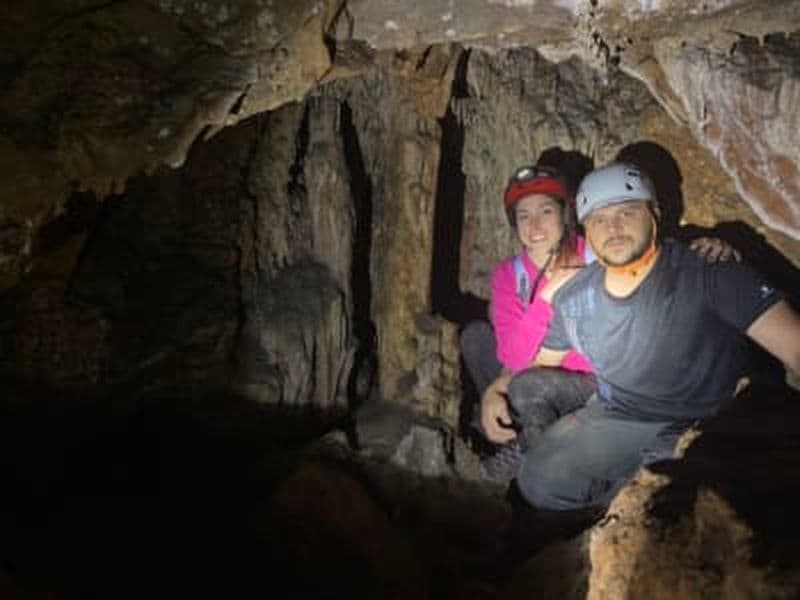 Spéléologie dans la grotte de Peñamiel à Pradillo, La Rioja