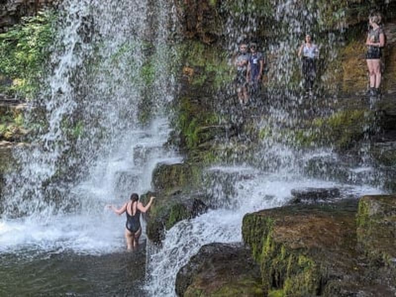Randonnée vers les chutes d'eau du parc national de Brecon Beacons, au départ de Cardiff