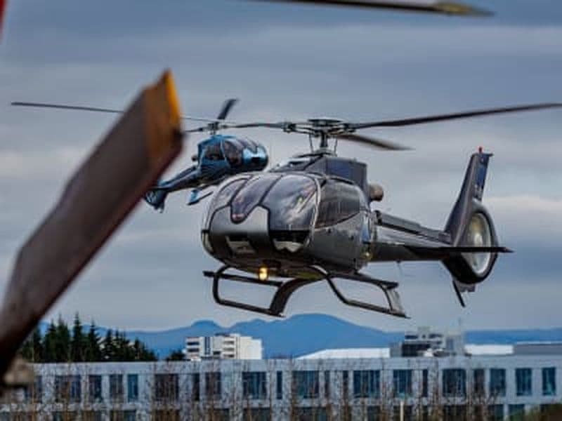 Vol panoramique en hélicoptère avec atterrissage sur un sommet près de Reykjavik
