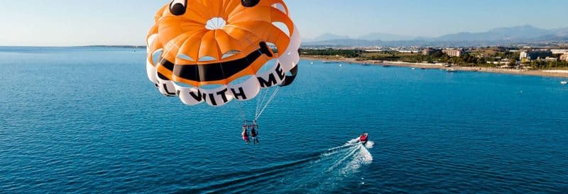 Parachute ascensionnel à Corfou