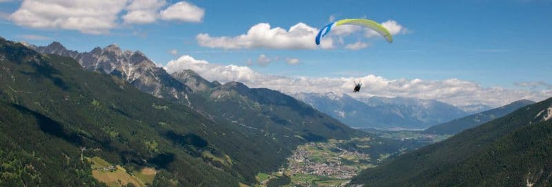 Vol en parapente au-dessus du Tyrol