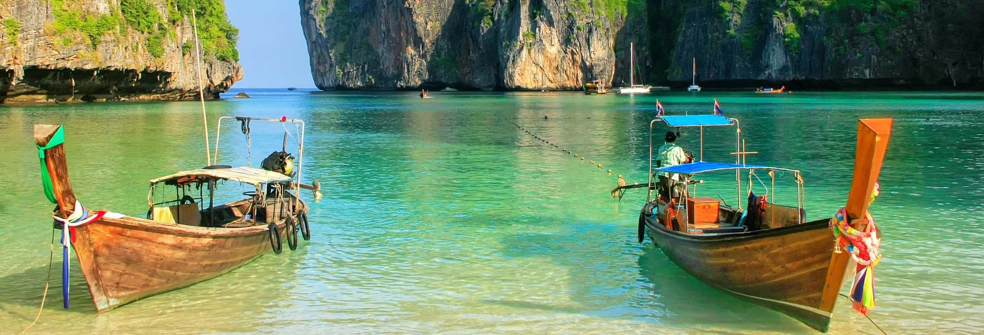 Transfert aux îles Phi Phi en bateau à moteur