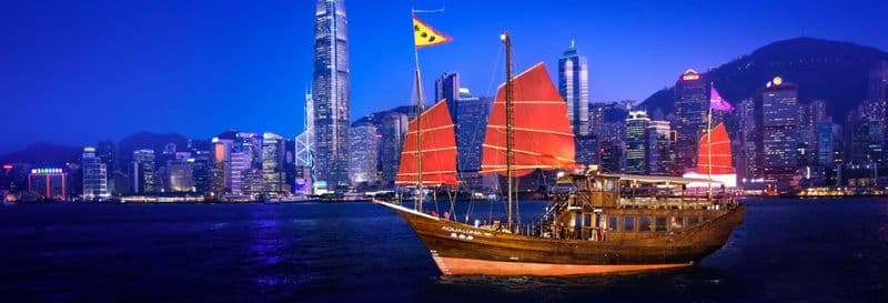 Croisière de nuit sur la Baie Victoria en bateau traditionnel