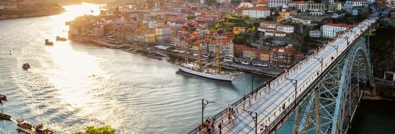 Visite guidée du Porto monumental et historique + Palais de la Bourse