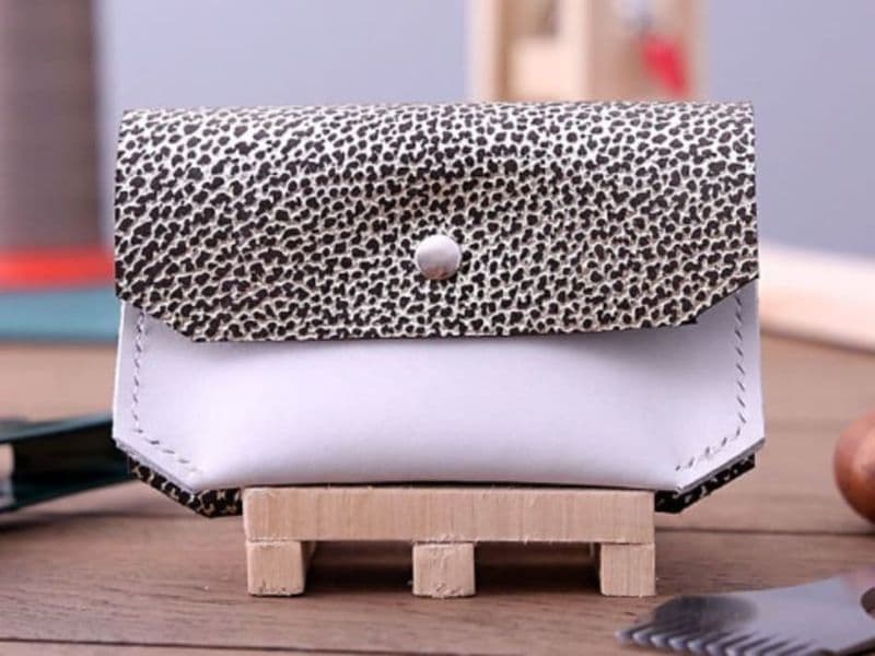 Atelier maroquinerie cousu main à Lyon (69)